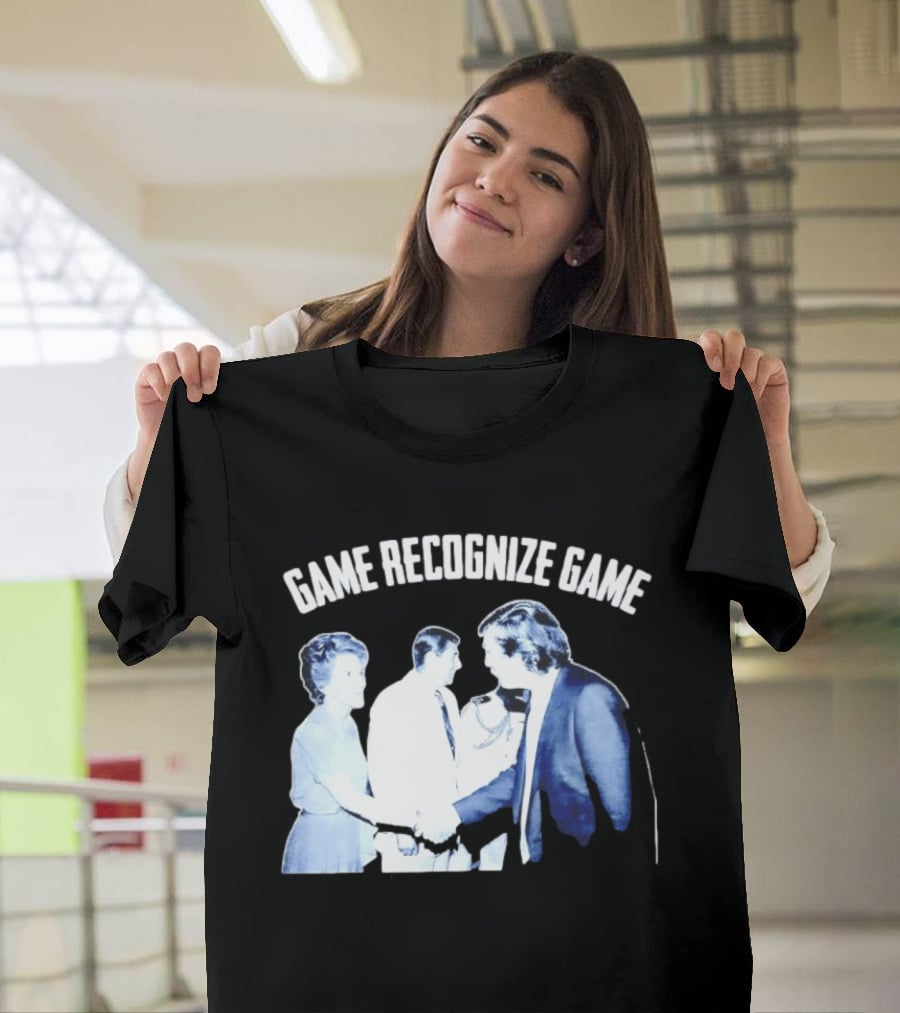 Game Recognize Game Donald Trump Shakes Hands With Ronald Reagan T-Shirt