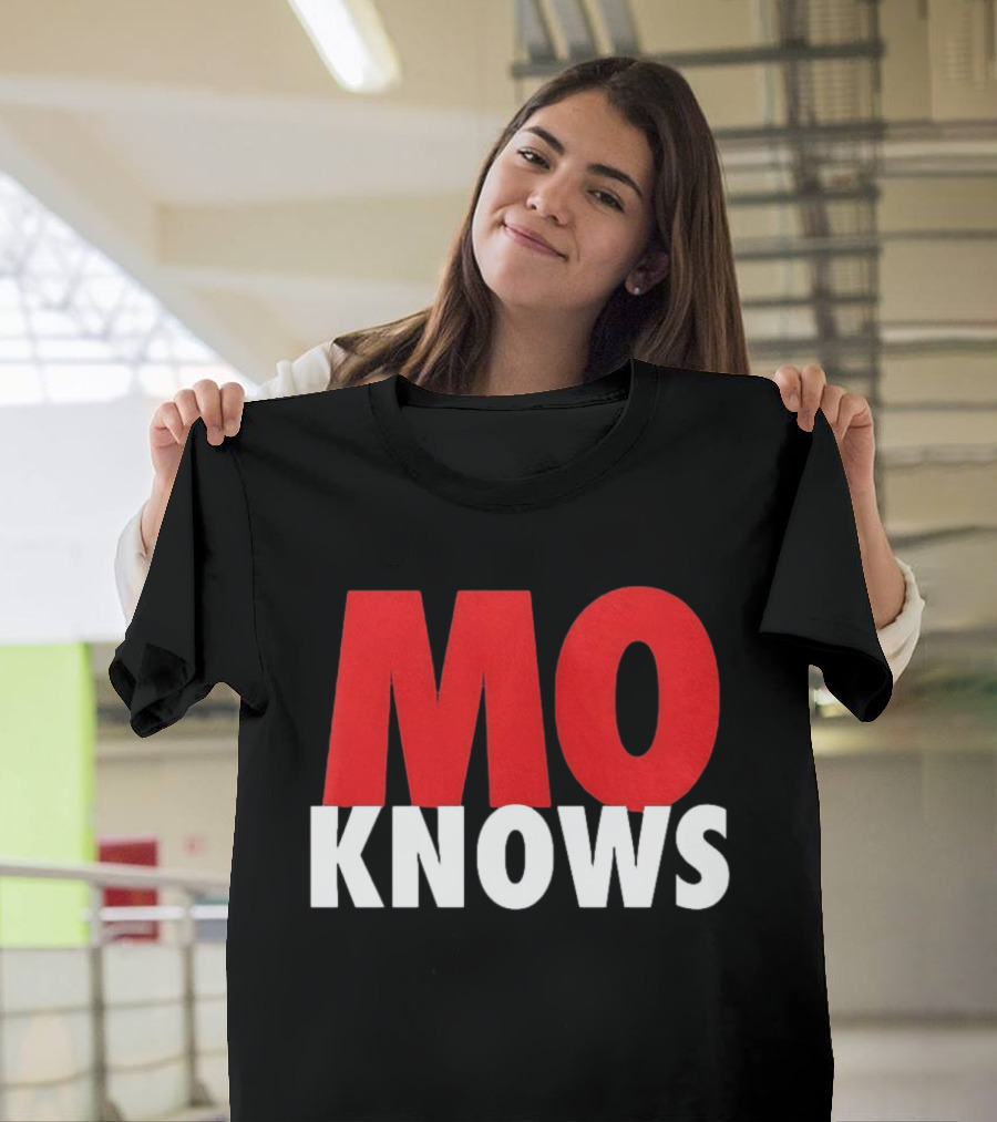 Mo Knows Chicago Cubs Iconic Fan T-Shirt