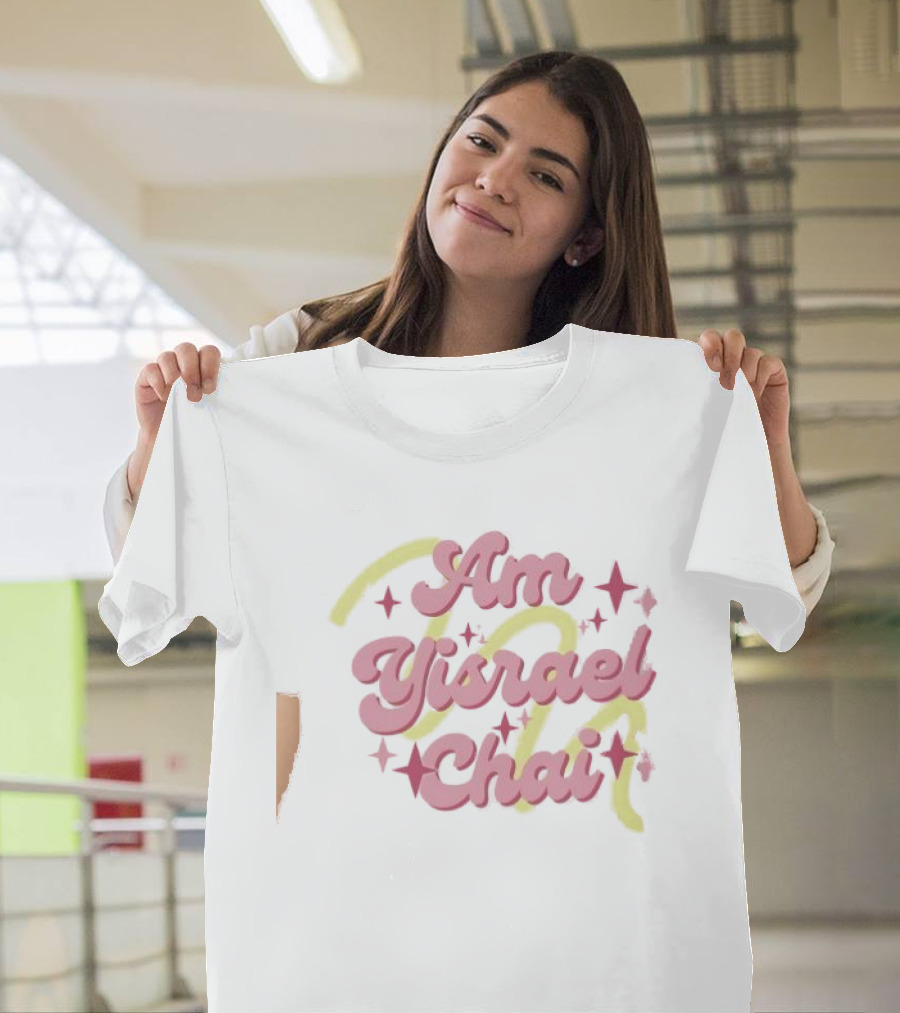 Am Yisrael Chai Jewish Pride Pink Text With Yellow And Stars T-Shirt