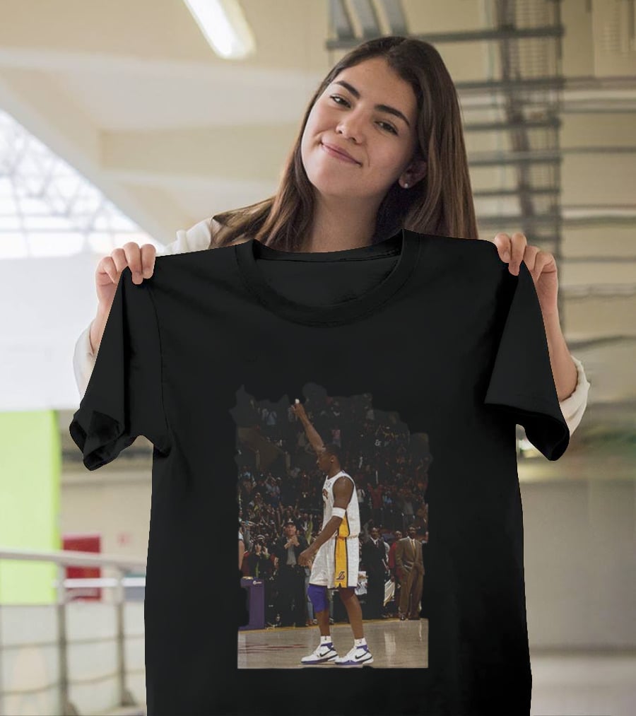 Kobe Bryant 81 Point Game Lakers Celebration T-Shirt
