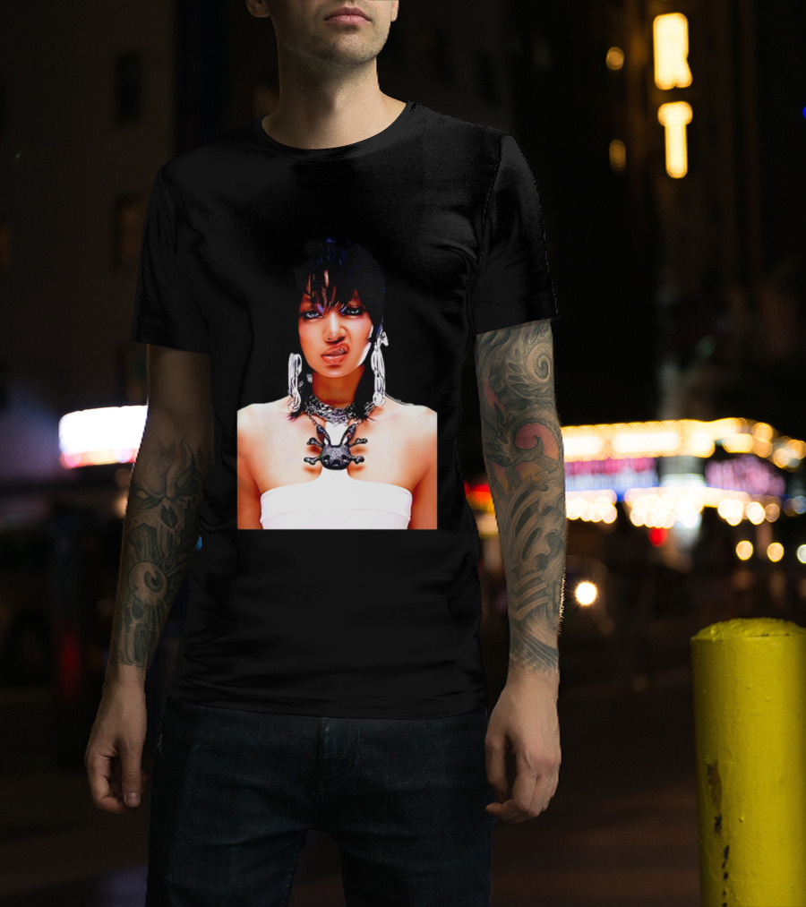 Lisa Rockstar Blackpink V1 Necklace And Earrings T-Shirt