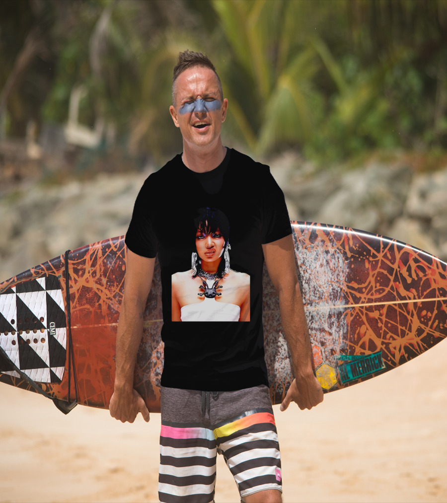 Lisa Rockstar Blackpink V1 Necklace And Earrings T-Shirt