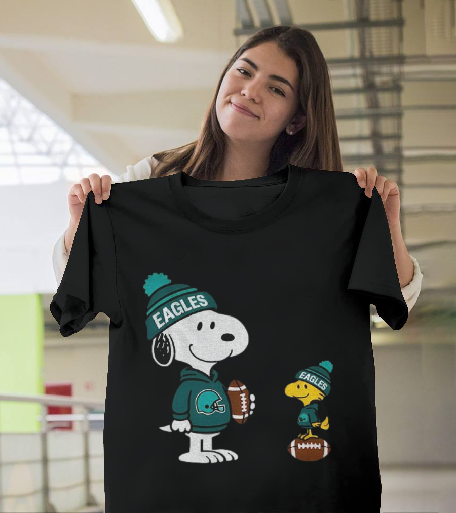 Philadelphia Eagles Snoopy Woodstock Football Style NFL Beanie Pullover T-Shirt