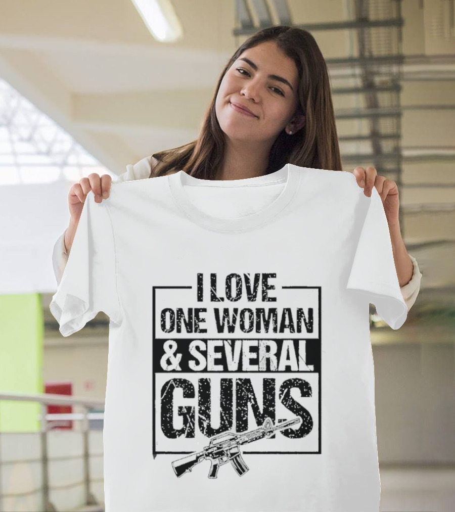 I Love One Woman And Several Guns Vintage American Flag And Bullet Pistols T-Shirt