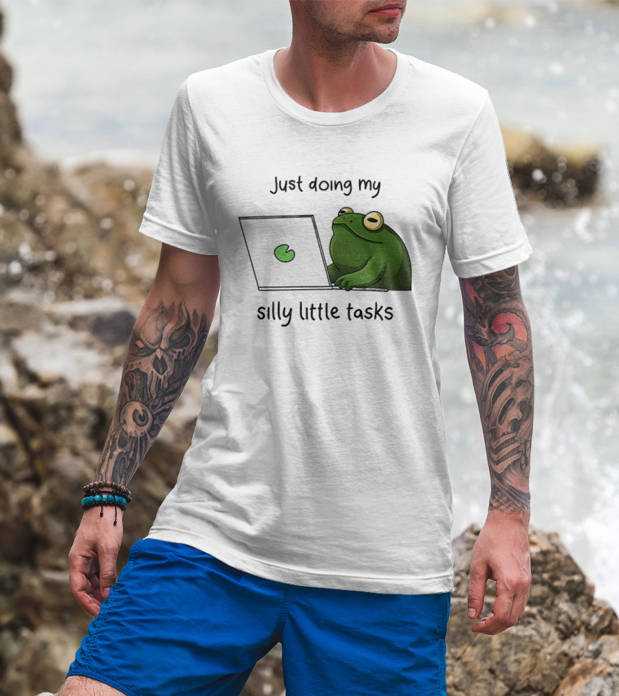 Silly Frog Doing My Little Tasks Playful Green T-Shirt