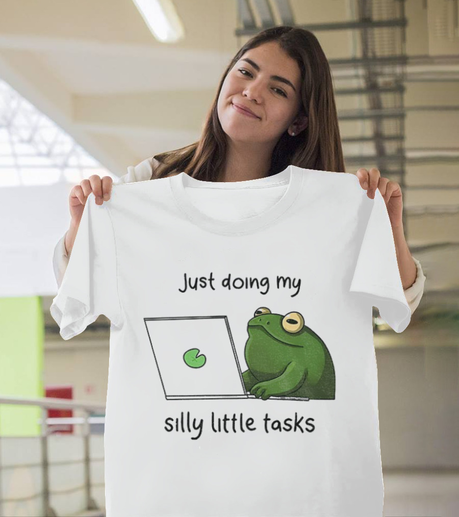 Silly Frog Doing My Little Tasks Playful Green T-Shirt