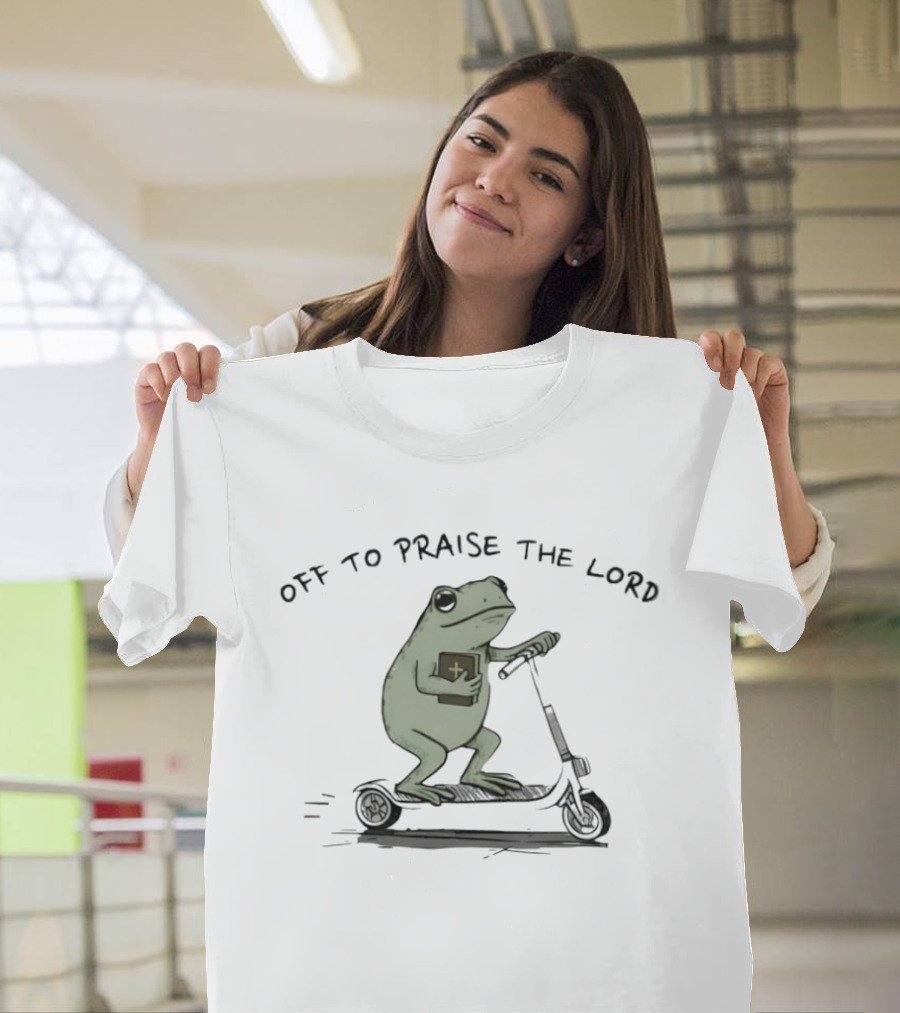 Funny Christian Frog Off To Praise The Lord On Scooter T-Shirt