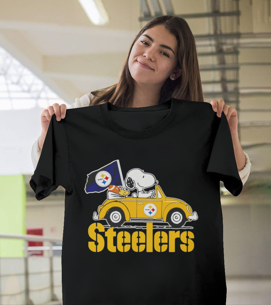Pittsburgh Steelers Snoopy Woodstock Driving Yellow Car T-Shirt