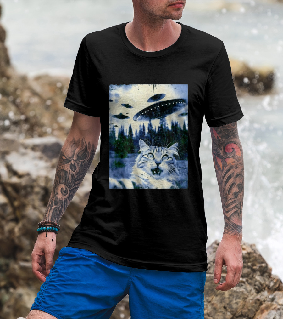 UFO Cat Extraterrestrial Surprise Scene T-Shirt