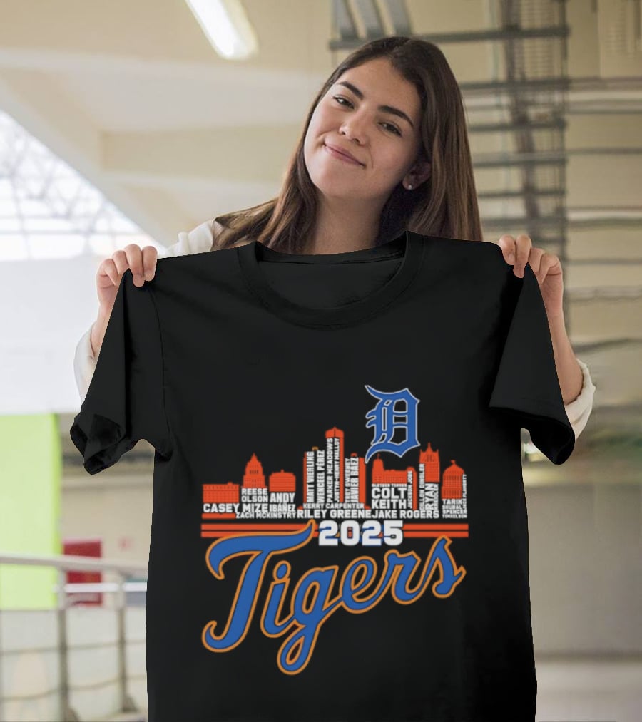 Detroit Tigers 2025 City Skyline Baseball Players T-Shirt