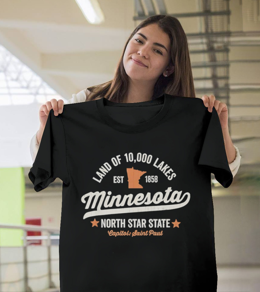 Land Of 10000 Lakes Est 1858 Minnesota North Star State Capitol Saint Paul T-Shirt