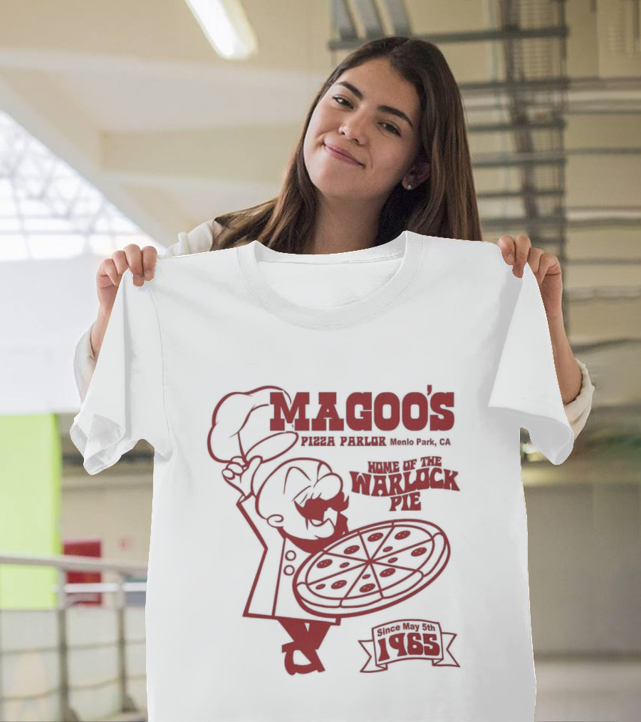 Magoo's Pizza Parlor Throwback 1985 Warsaw Indiana Chef Holding Pizza T-Shirt