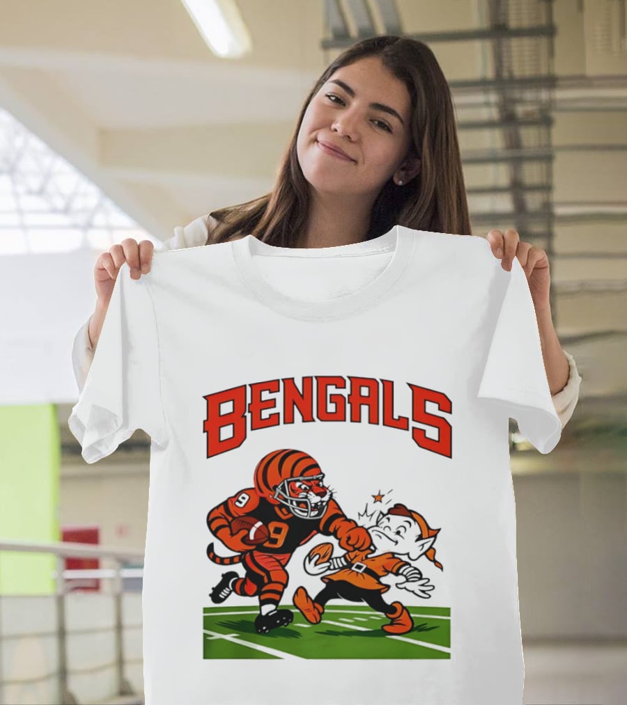 Bengals Tiger Player Tackling Browns Elf Cleveland Rivalry T-Shirt