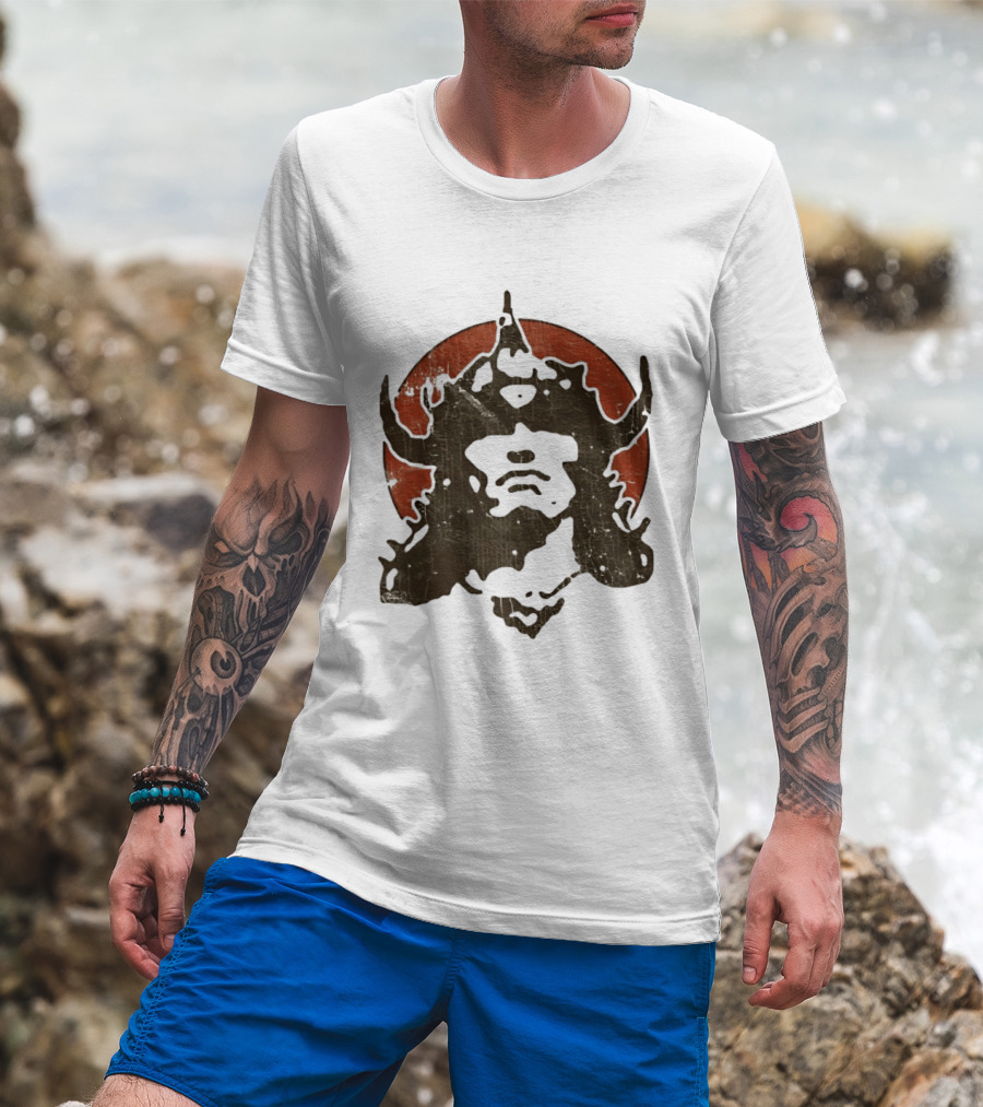 Conan Barbarian Viking Warrior Helm On Red Circle T-Shirt