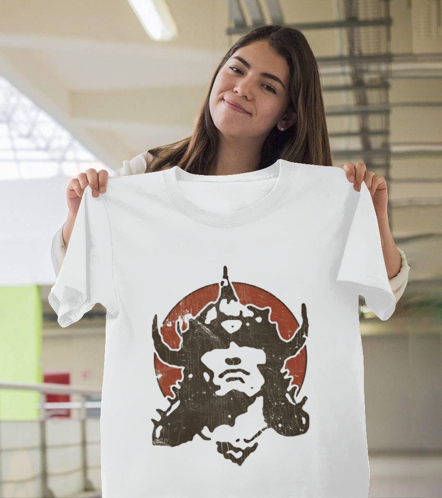Conan Barbarian Viking Warrior Helm On Red Circle T-Shirt