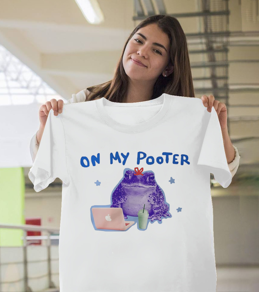 On My Pooter Frog Laptop Smoothie T-Shirt