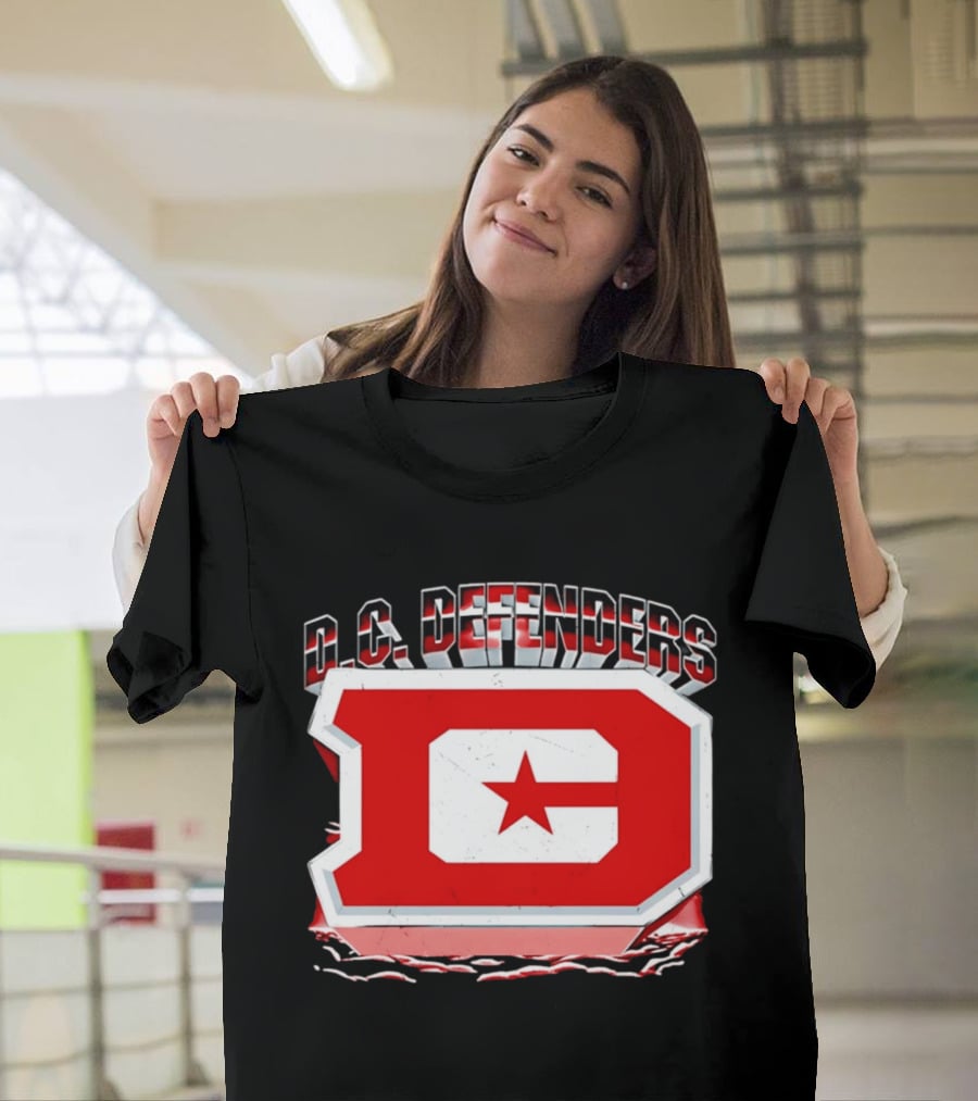 DC Defenders UFL Large Red Iconic Star T-Shirt