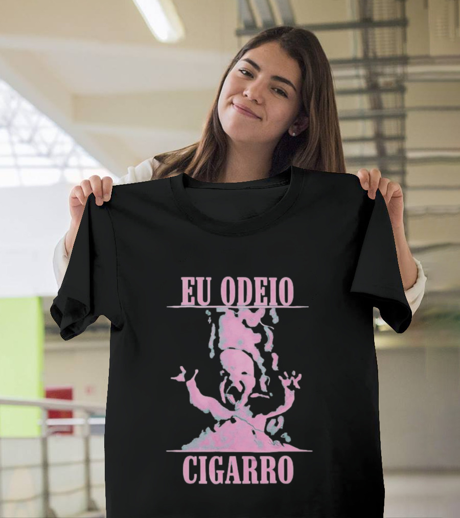 Eu Odeio Cigarro Anti Smoking Pink Smoke Face T-Shirt