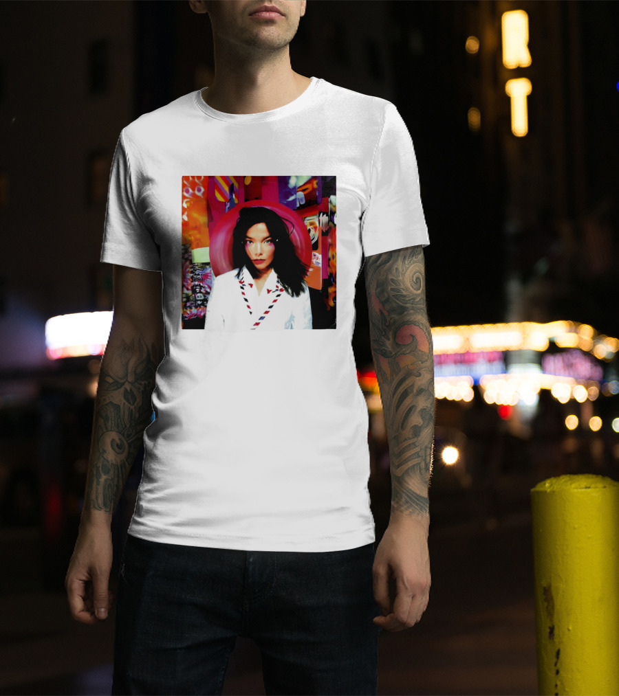 Anne Hathaway Björk And T-Shirt