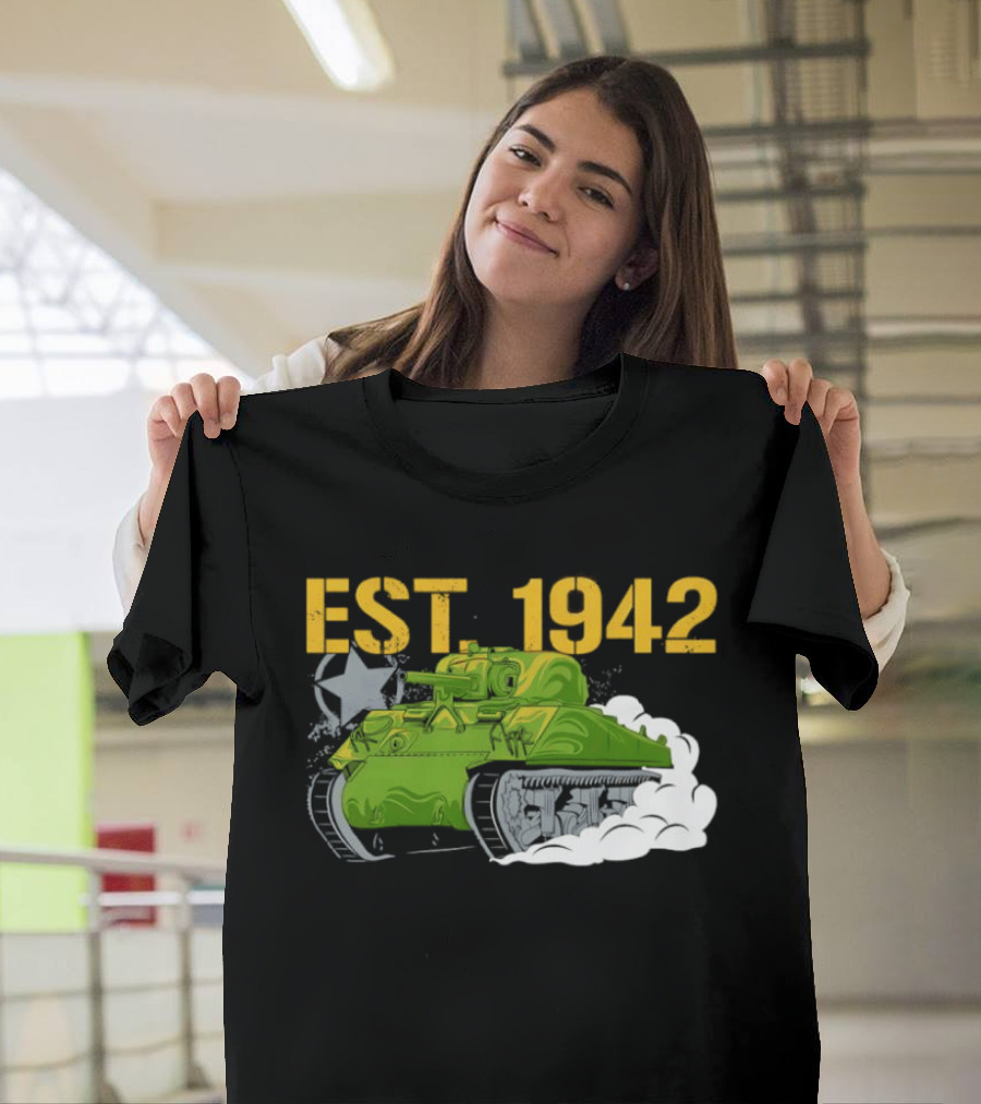 WW2 Sherman Tank EST 1942 World War II Historical Vehicle T-Shirt