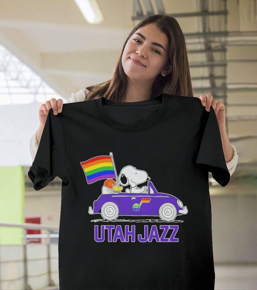 Utah Jazz Snoopy Woodstock Driving Rainbow Flag Car T-Shirt