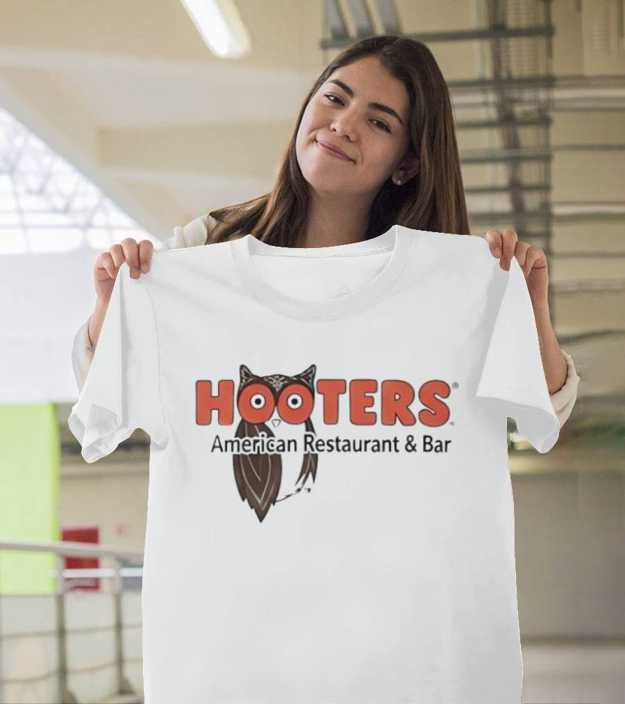 Hooters American Restaurant And Bar Owl Icon Trademark T-Shirt