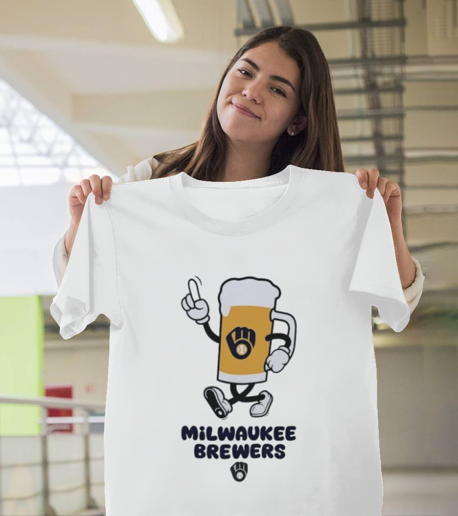 Milwaukee Brewers Beer Mascot Running Cartoon T-Shirt
