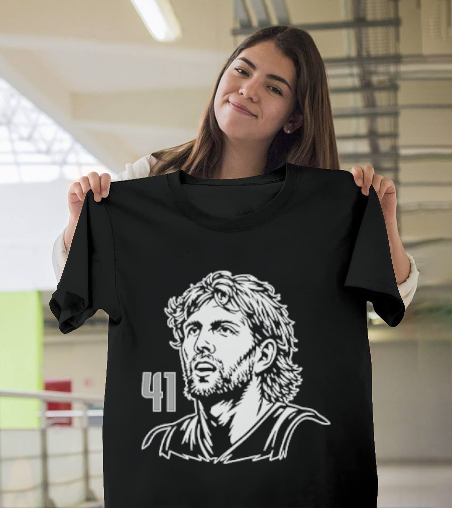 Dirk Nowitzki 41 Basketball Legend Sketch T-Shirt