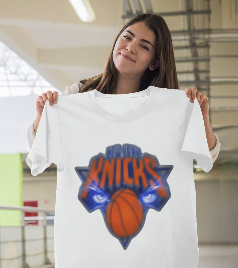 Blurry New York Knicks Basketball With Eye Motif T-Shirt