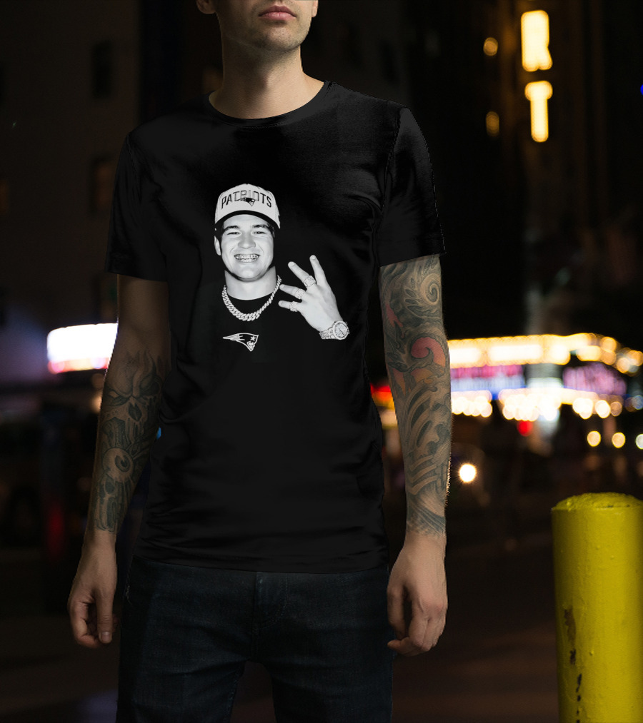 Drake Maye Patriots Cap Rings And Necklace T-Shirt
