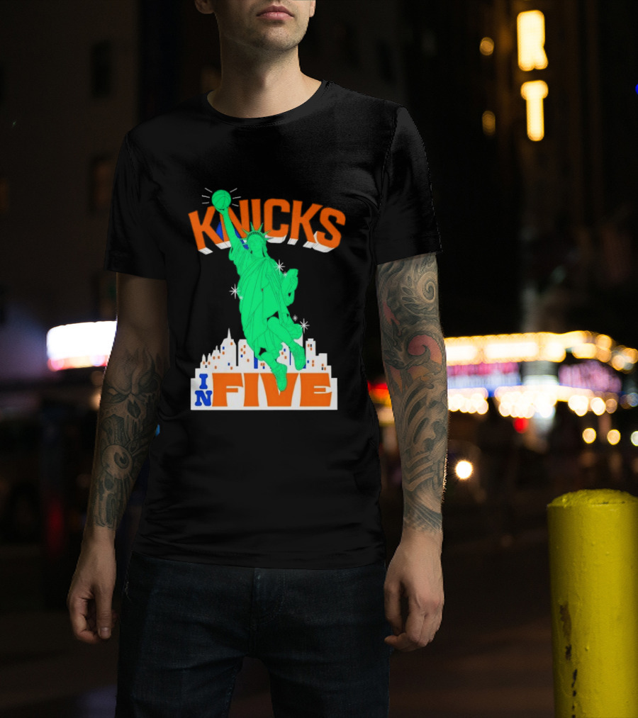 Knicks Statue Of Liberty Dunk In Five Basketball Cartoon Skyline T-Shirt