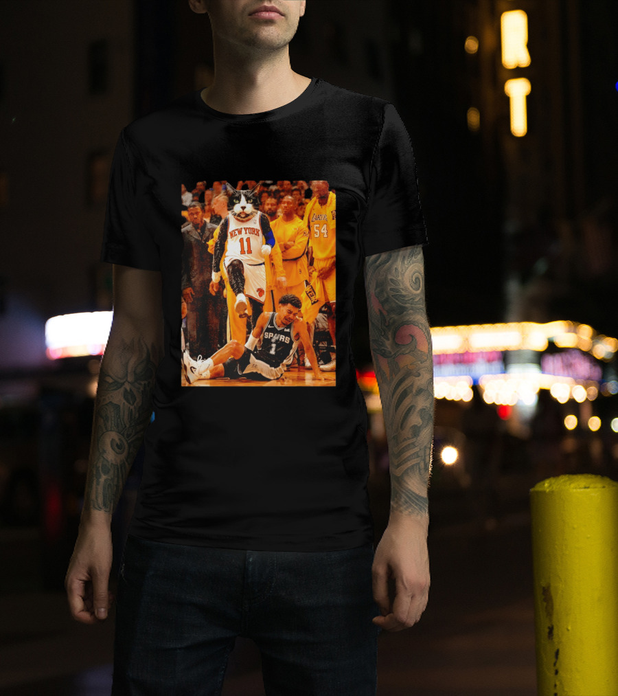 New York Knicks 11 Cat Dunks On Spurs Player Victor Wembanyama With Crowd And Lakers Players T-Shirt