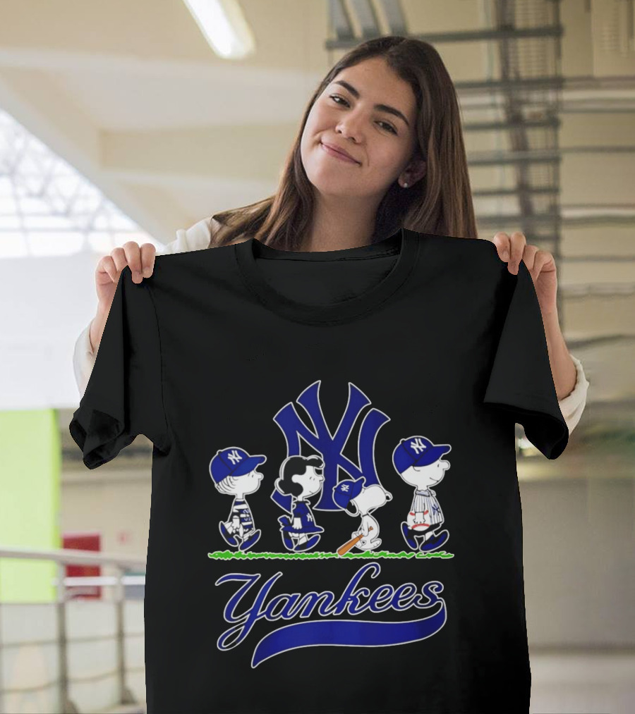 New York Yankees Peanuts Characters Abbey Road Snoopy T-Shirt