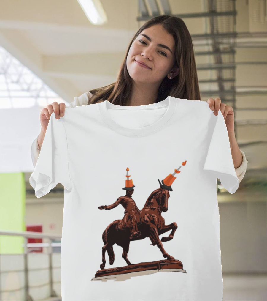Duke Of Wellington Statue Cone Hat Glasgow Scottish T-Shirt