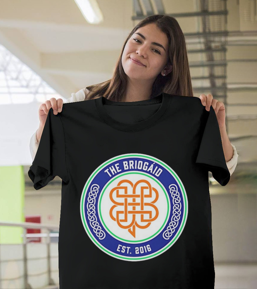The Briogáid Celtic Knot Emblem EST 2016 T-Shirt