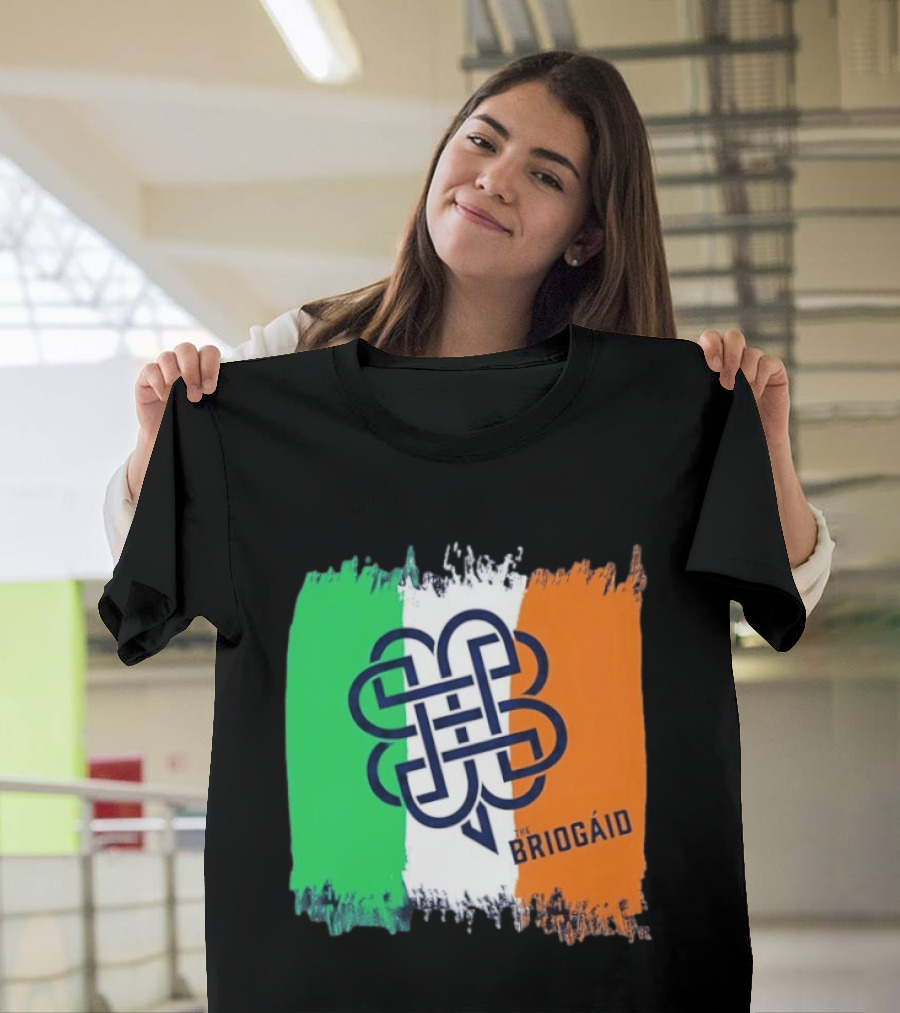 The Briogáid Celtic Knot Irish Flag T-Shirt