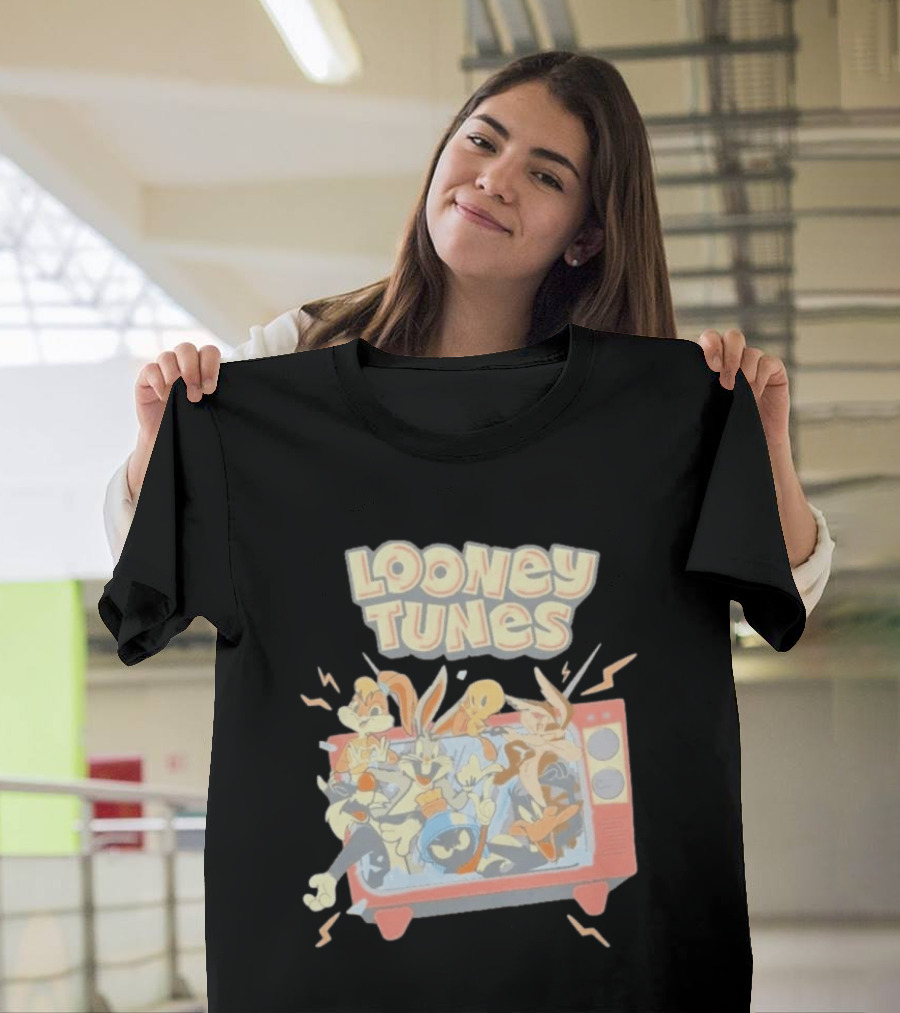 Wbs Shop Looney Tunes Characters In A Retro TV Display T-Shirt