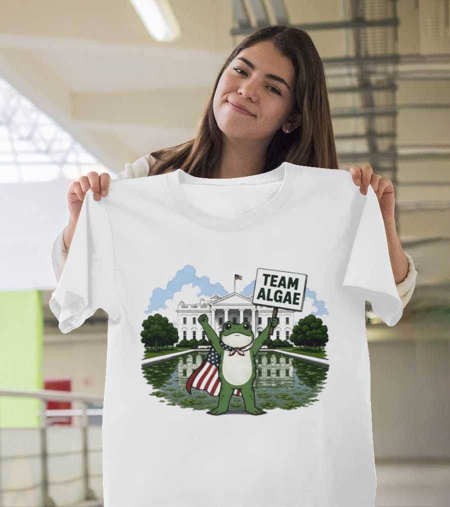 Team Algae Frog Patriotic American Flag White House 2026 Make Algae Great Again T-Shirt