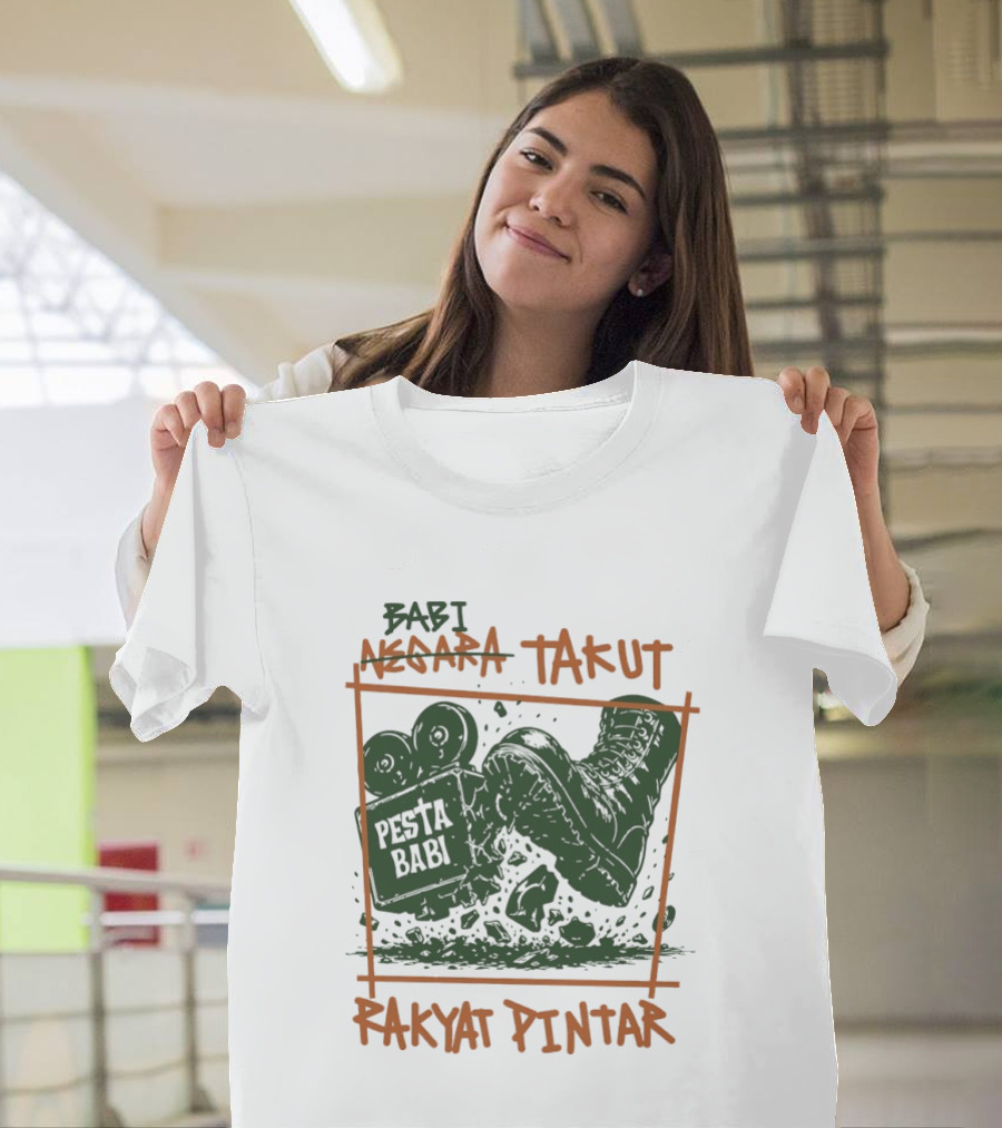 Babi Negara Takut Pesta Babi Rakyat Pintar T-Shirt