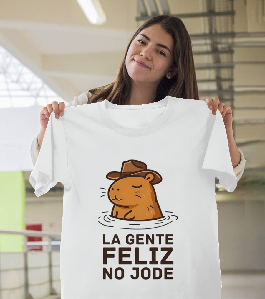 La Gente Feliz No Jode Capybara Cowboy Feliz Capibara Vaquero T-Shirt