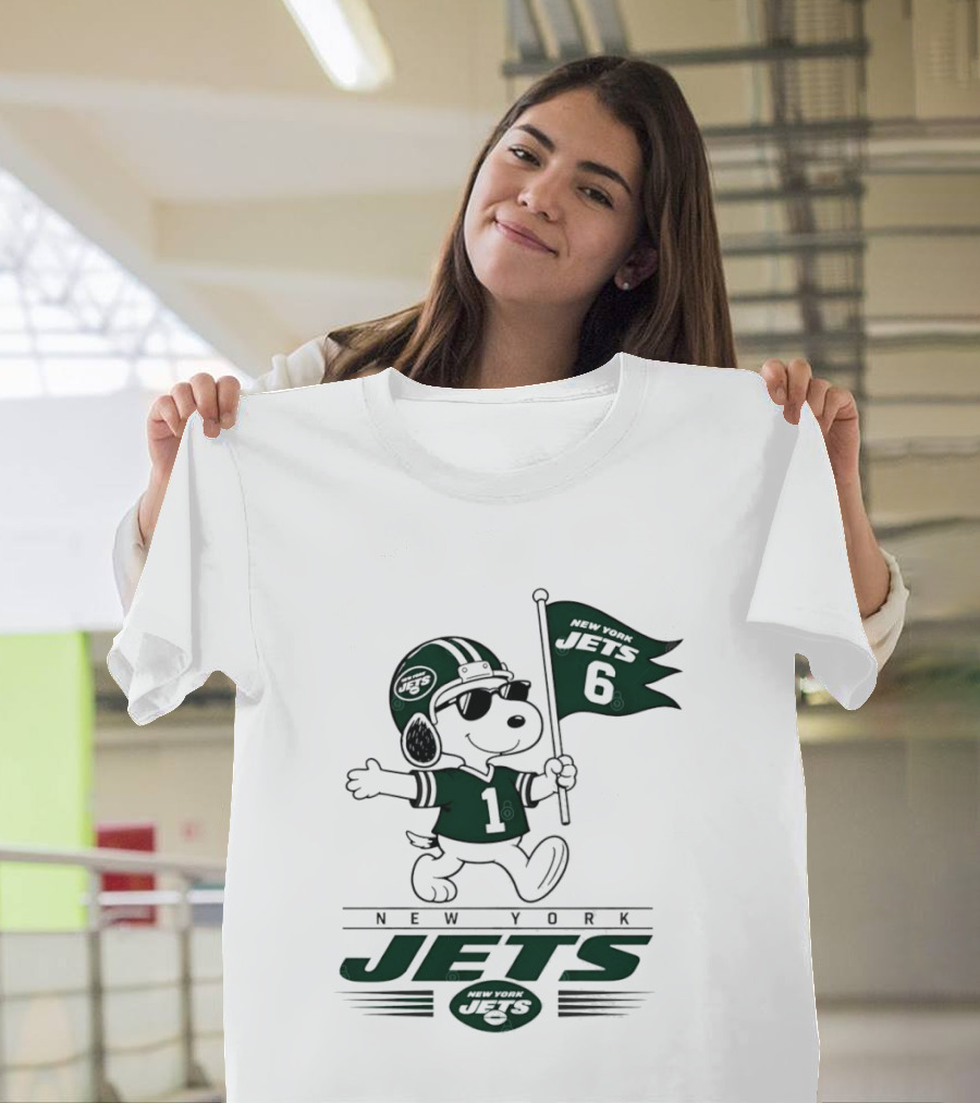 Snoopy Peanuts New York Jets Football 6 1 T-Shirt