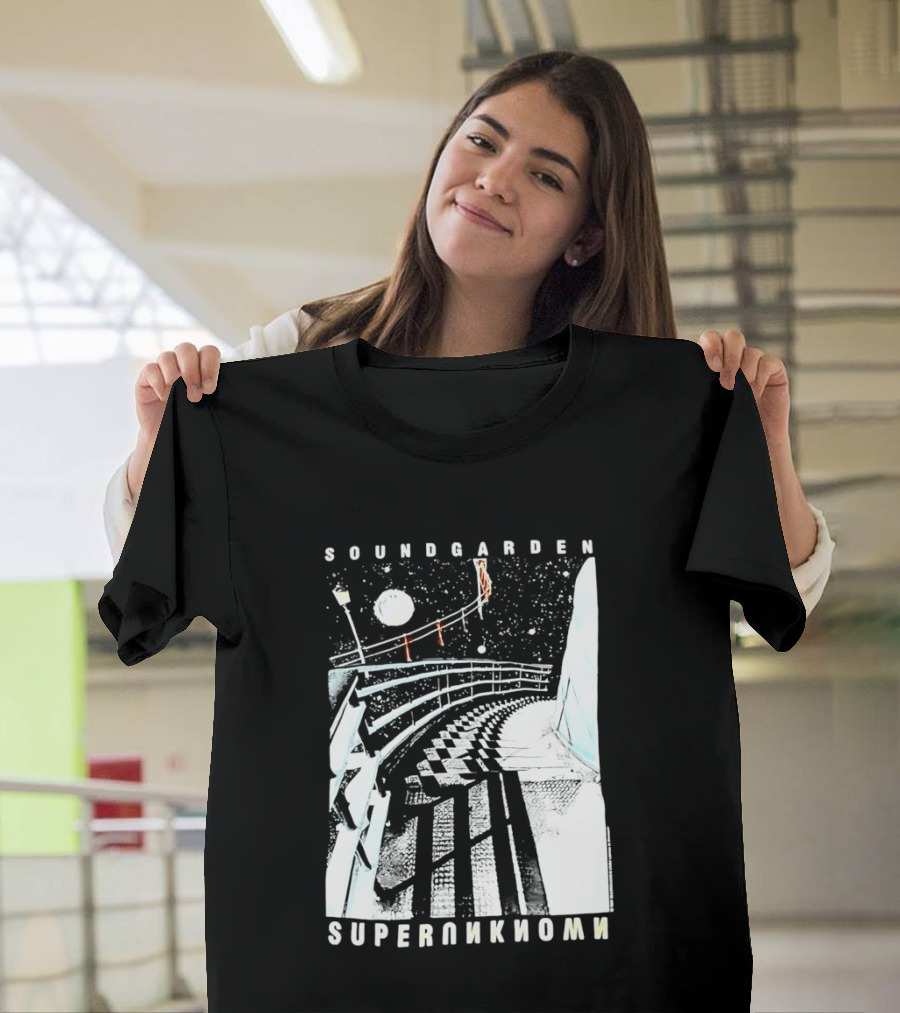 Soundgarden Superunknown Album Art Pathway Scene T-Shirt