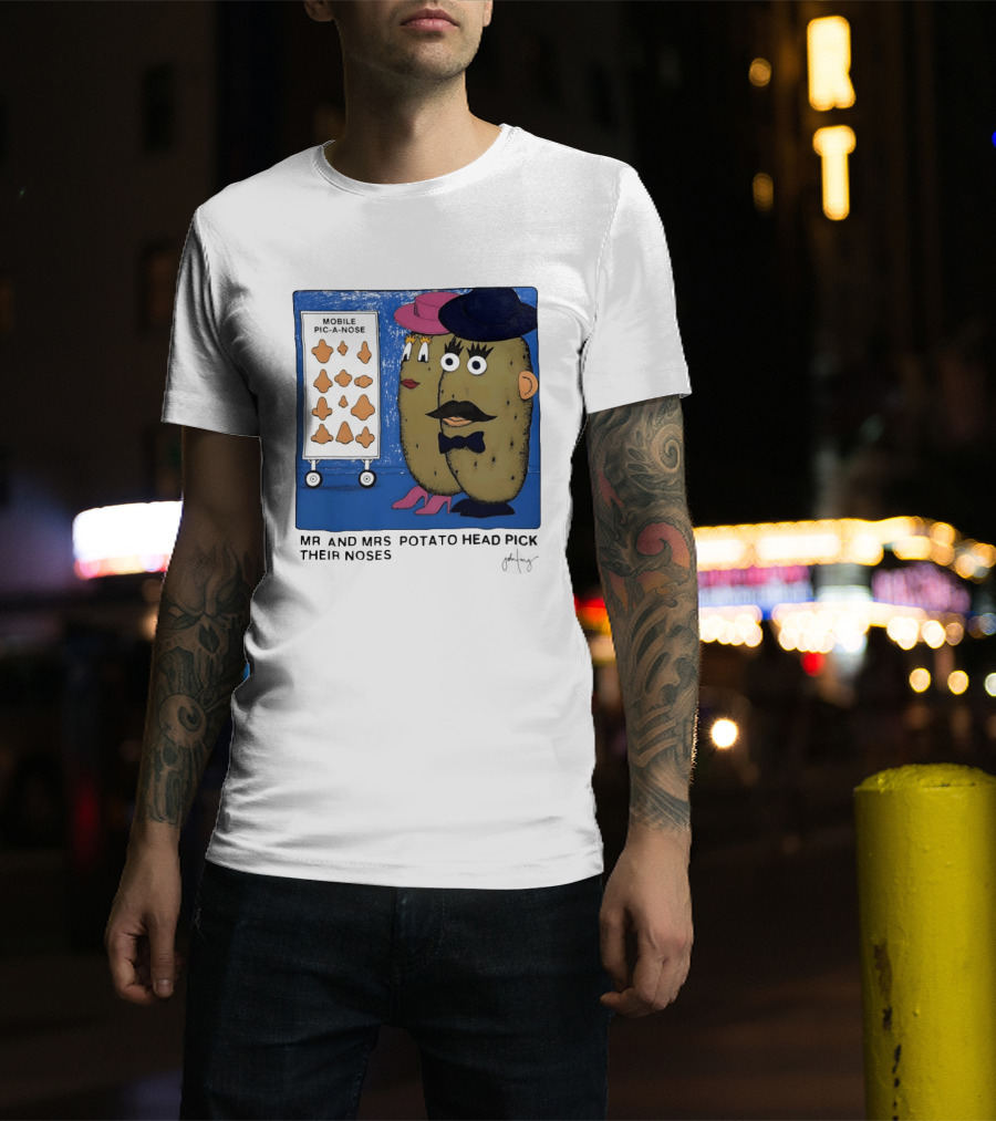 Mobile Pic A Nose Mr And Mrs Potato Head Pick Their Noses T-Shirt