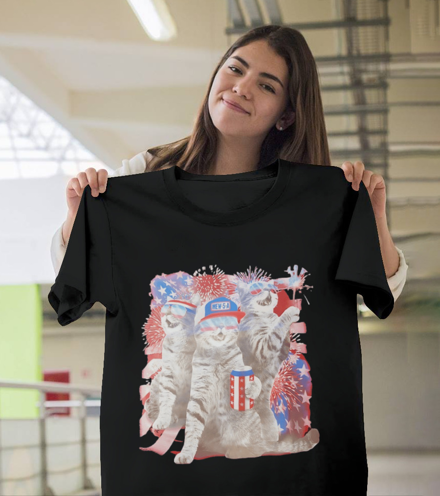Mew's A Patriotic American Flag Cats Fireworks Party Animal Holiday USA T-Shirt