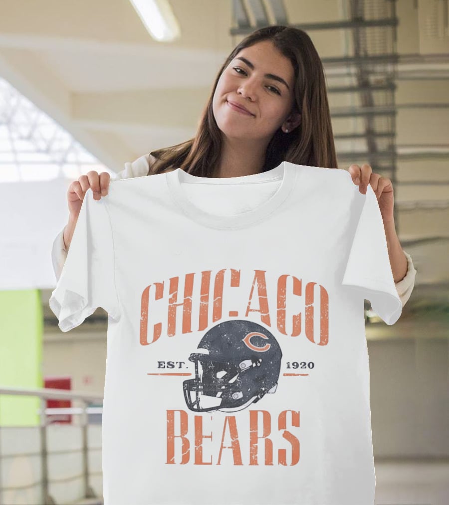 Chicago Bears Est 1920 Distressed Helmet Vintage Football T-Shirt