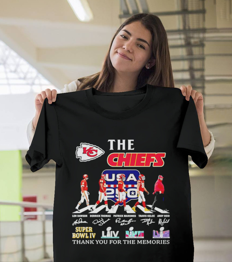 The Kansas City Chiefs Super Bowl LIV USA 2020 Champions Signatures Thank You For The Memories T-Shirt