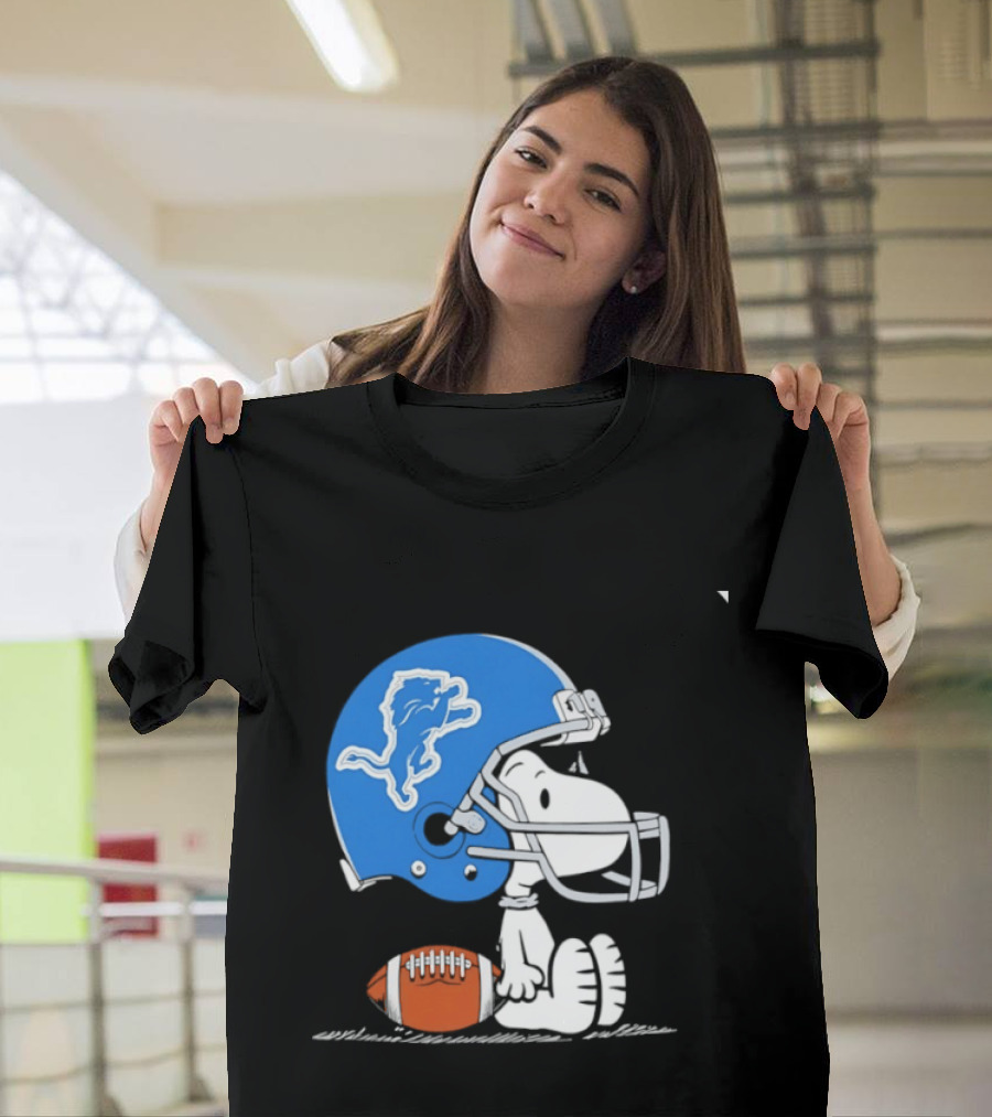 Snoopy Detroit Lions Football Helmet Collaboration NFL Peanuts T-Shirt
