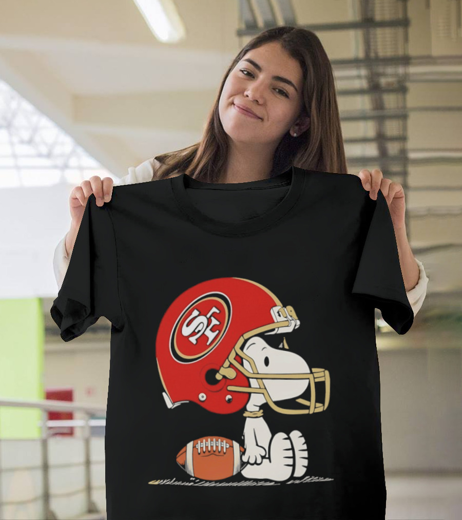 Snoopy San Francisco 49ers Football Helmet Peanuts NFL Collaboration T-Shirt