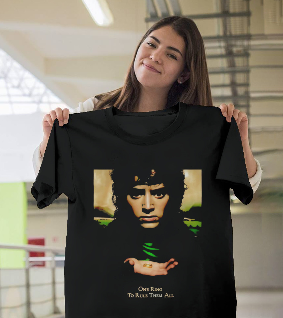 Elijah Wood One Ring To Rule Them All Lord Of The Rings Face Hands Gold Band T-Shirt