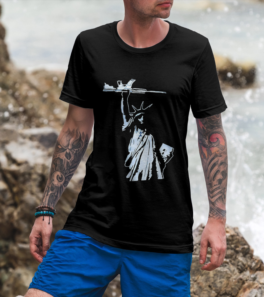 Statue Of Liberty Holding Assault Rifle July 4th Independence T-Shirt